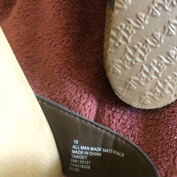 Sandals - Picture 8 of 10